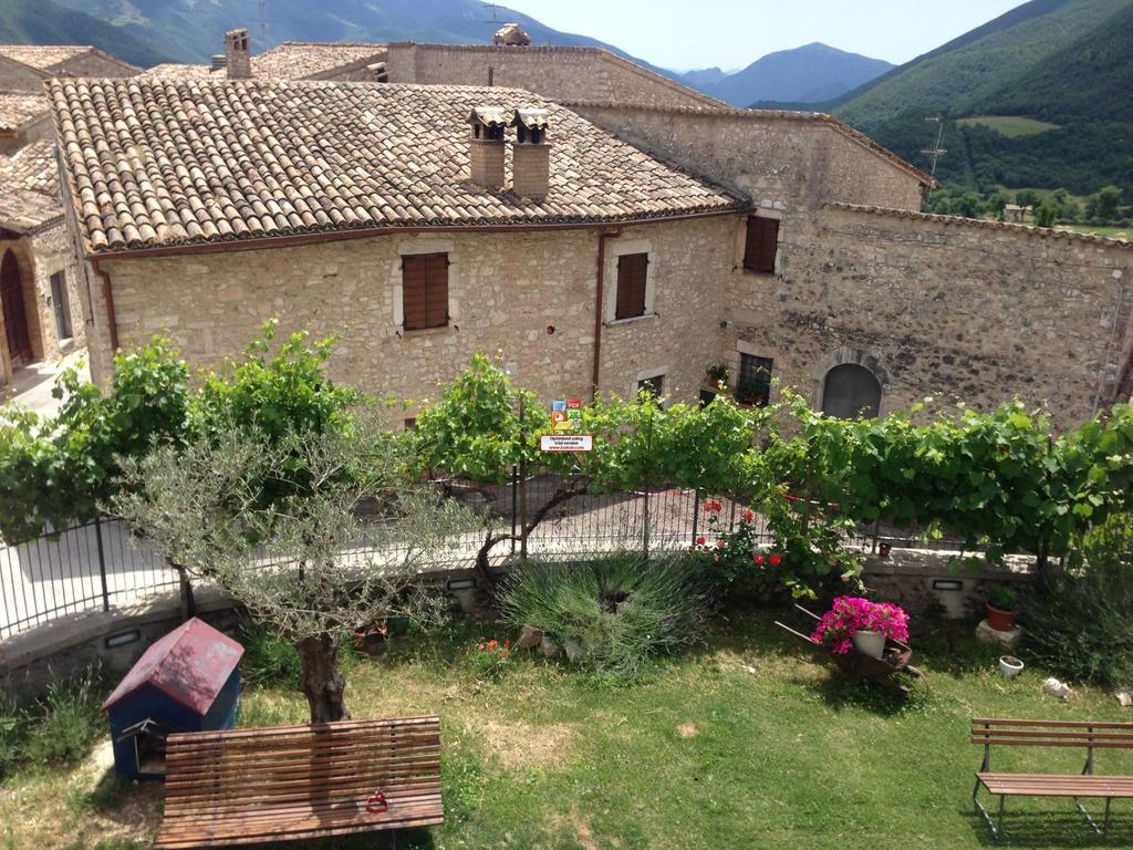 Campagna In Compagnia Vila Vallo di Nera Exterior foto